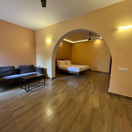 Hotel Rococco Ashvem Mandrem Exterior foto
