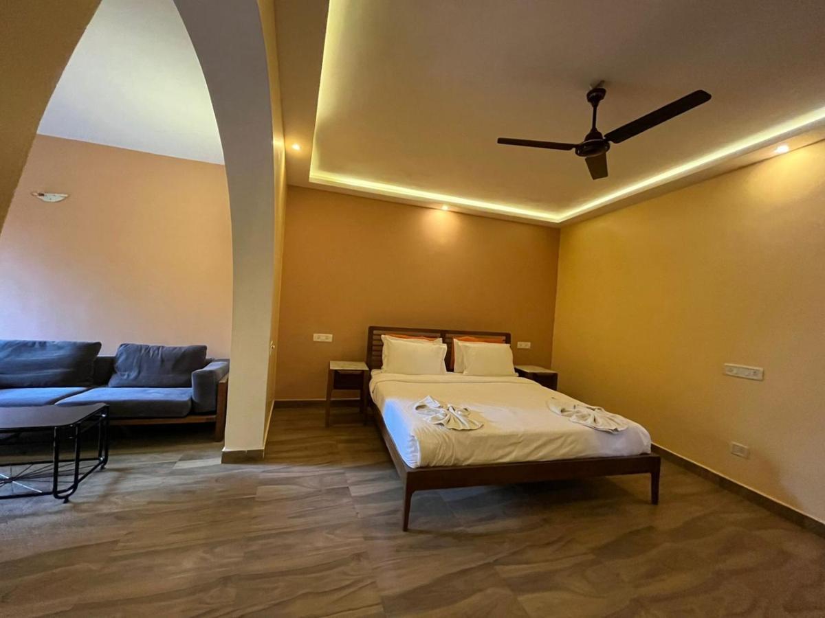 Hotel Rococco Ashvem Mandrem Exterior foto