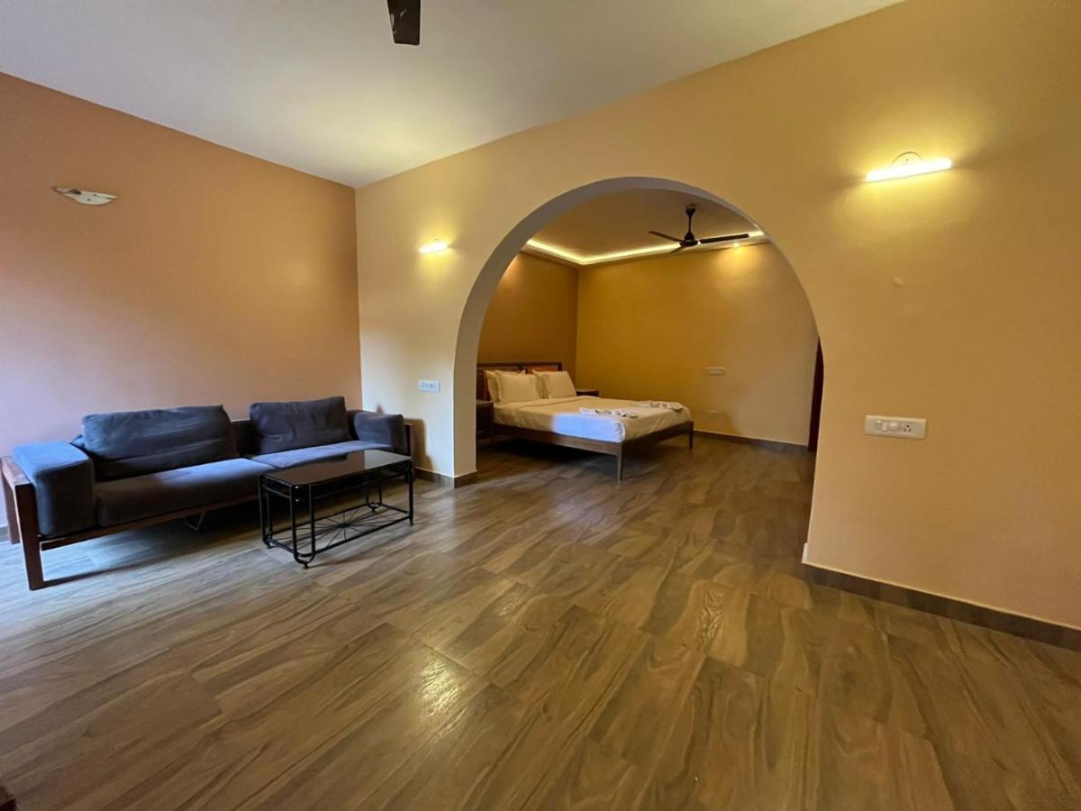 Hotel Rococco Ashvem Mandrem Exterior foto